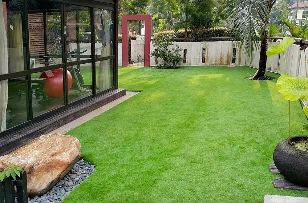 30mm Realistic Artificial Grass Natural Look Lawn Turf